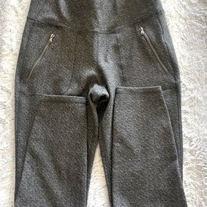 Women’s active leggings